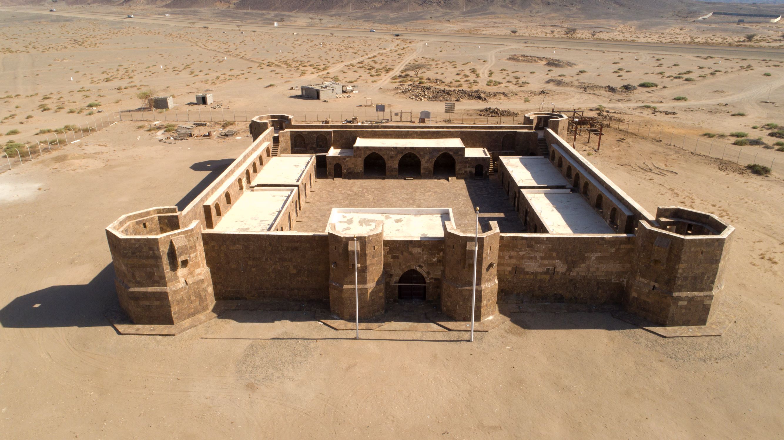 قلعة الأزلم أشهر المعالم السياحية في ضباء