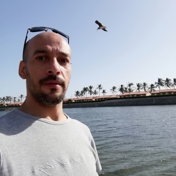 ايمن المدهون